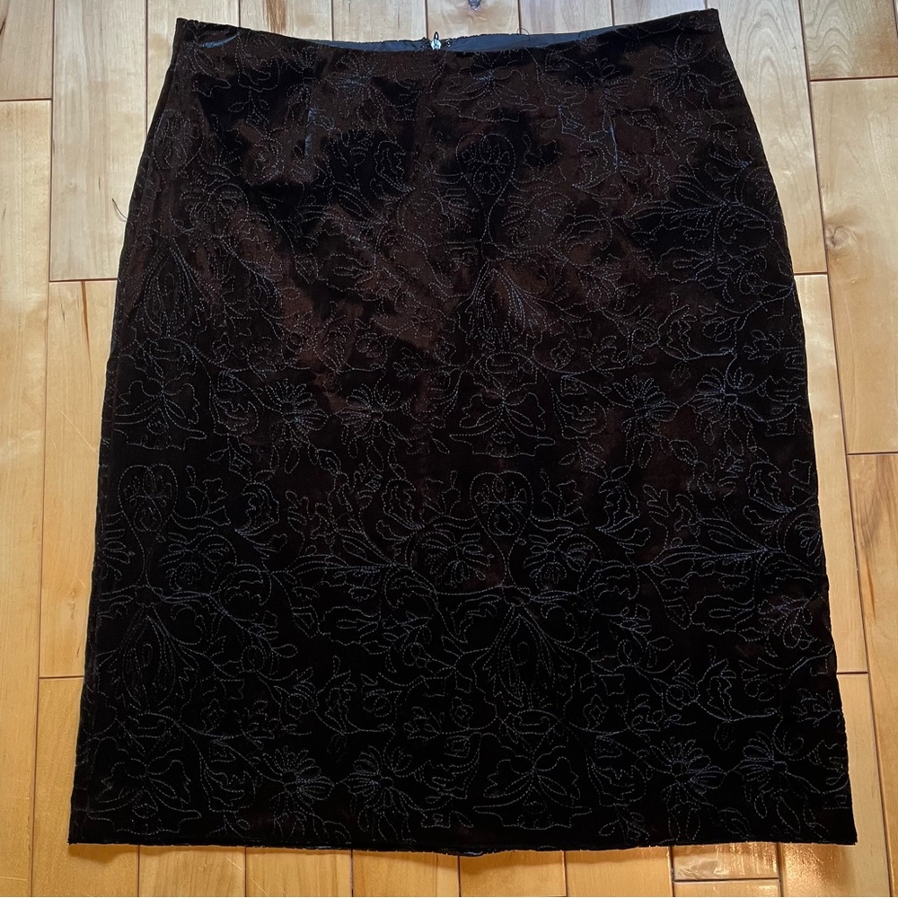 Marc Allan~Black Pencil Skirt~Size 14~Raised Floral Design